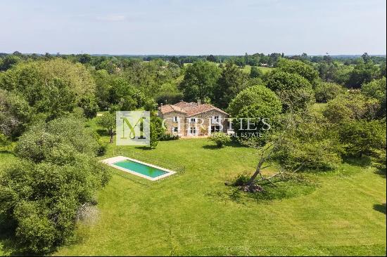 30 min from Bordeaux - Property with exceptional views  - 3 HA