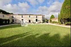 Elegant restored 14th century Logis 10 km from the sea