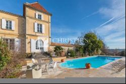 Near St Emilion - Chateau with breathtaking views