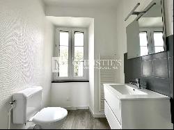 Investment property with 7 flats and private courtyard, La Rochelle