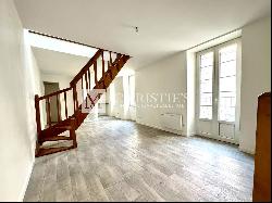 Investment property with 7 flats and private courtyard, La Rochelle