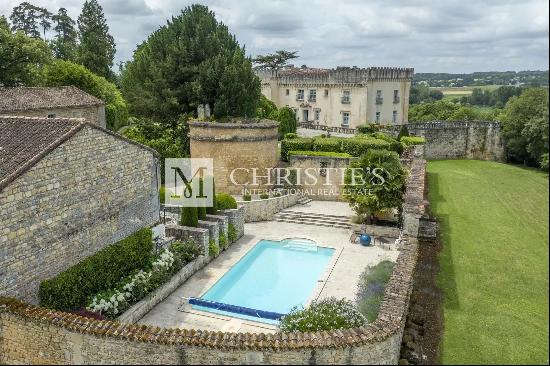 Splendid Renaissance Chateau with its park near Angoulême