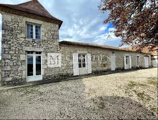 For sale, at Bordeaux, Family vineyard estate of 13ha, AOC Bergerac