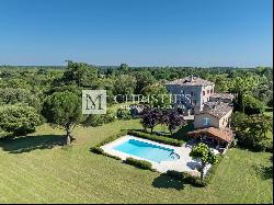 Enhanced fortified domaine featuring a secondary residence, pool, and 86 acres of land