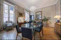 Exceptional period property in the centre of La Rochelle