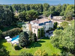 An absolutely spectacular 16th Century chateau nestled near Bordeaux