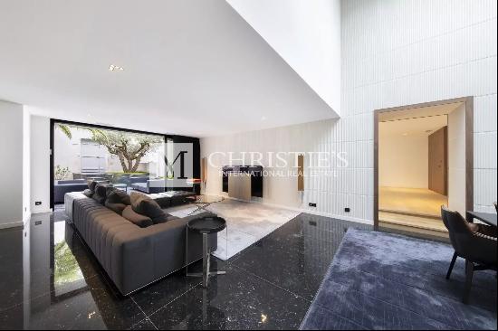 Remarkable contemporary house with garage in the heart of La Rochelle town centre