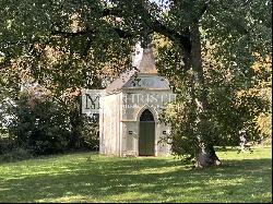 Sumptuous Chartreuse estate with vineyard near Saint-Emilion