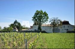 Sumptuous Chartreuse estate with vineyard near Saint-Emilion