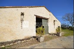 Sumptuous Chartreuse estate with vineyard near Saint-Emilion