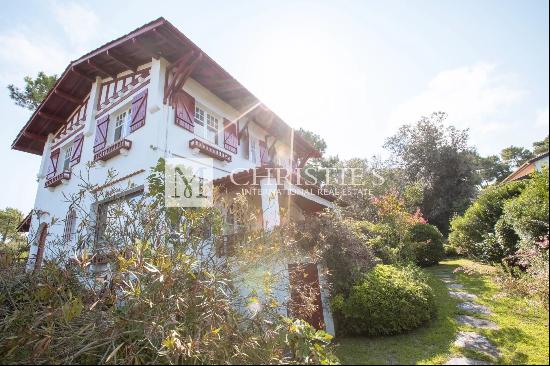 Magnificent Gaume villa with view of the Bassin and large wooded grounds