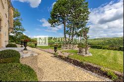 Stunning moated château and domaine in Dordogne