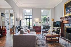 Parc Bordelais - 150sqm bourgeois apartment with private garden and cellar