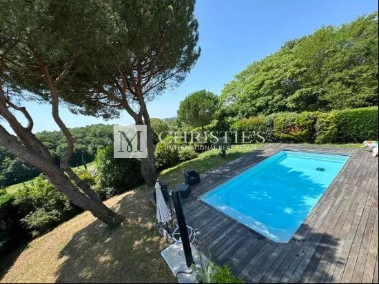 Charming family home with a pool