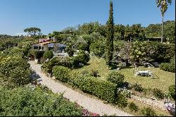 Super-Cannes - Golfe-Juan - Villa with panoramic sea view - To renovate