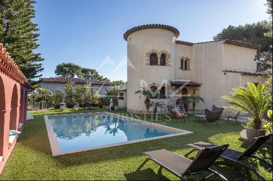 Provencal villa with sea view