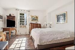 Near Saint-Paul-de-Vence - Superb master property