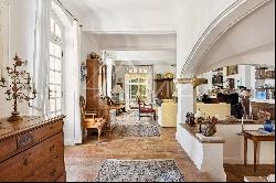 Near Saint-Paul-de-Vence - Superb master property