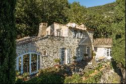 Near Saint-Paul-de-Vence - Superb master property