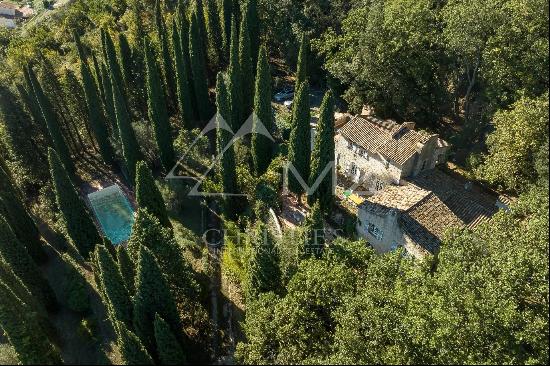 Near Saint-Paul-de-Vence - Superb master property