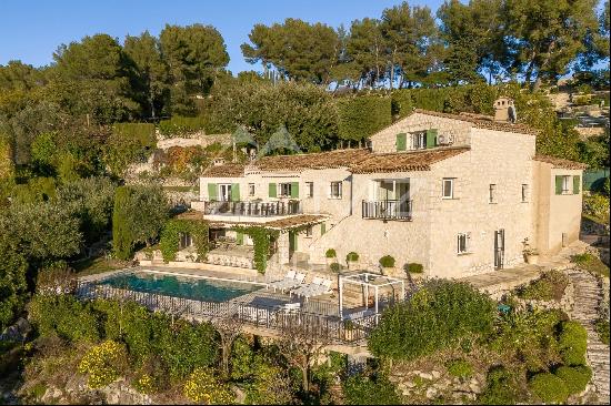 Close to Saint-Paul-de-Vence - Superb Provencal property