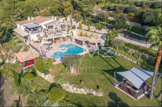 Close to Saint-Paul de Vence - Gated estate