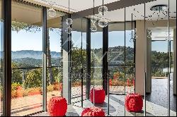 MOUGINS - CONTEMPORARY VILLA WITH PANORAMIC VIEW