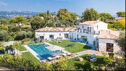 St Paul de Vence - Beautiful view on the perched village