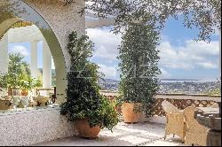 Elegant villa with sea view close to the old village of Mougins