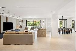 Contemporary 7 bedrooms Villa in Mougins