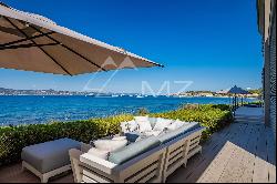 Close to Saint-Tropez - Waterfront property