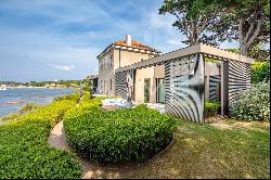 Close to Saint-Tropez - Waterfront property