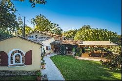 A rare Provencal house in the heart of the vineyards