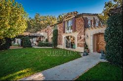 A rare Provencal house in the heart of the vineyards