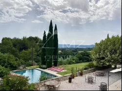 EXCEPTIONAL VINEYARD ESTATE IN THE LUBERON