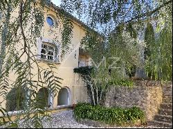 CHARMING BASTIDE IN THE HEART OF THE CÔTES DE PROVENCE AREA