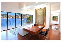 Saint-Jean Cap Ferrat - Sea front modern villa