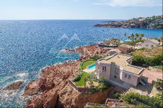 Close to Cannes - Waterfront villa