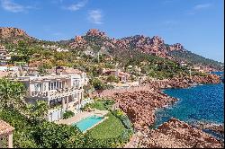 Close to Cannes - Waterfront villa