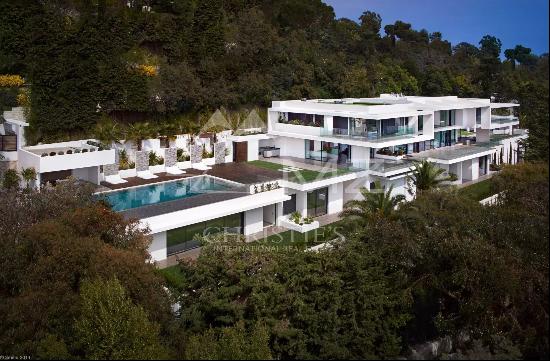 Cannes-Exceptional property