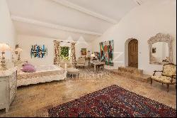 Gordes - Splendid Provencal farmhouse