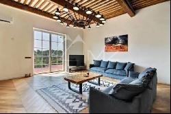 Roussillon - High-end home with open view