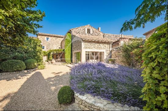 Close to Gordes - Charming house in the village