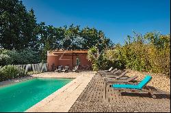 Exclusivity. Isle sur la Sorgue. Charming old farmhouse.