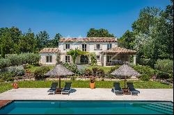 Stunning provencal Mas with landscaped garden and views