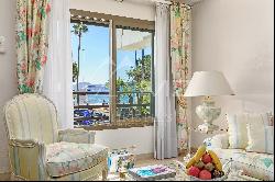 Cannes - Croisette - Elegant 3-rooms appartement with beautiful sea view