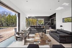 MOUGINS - NICE CONTEMPORARY VILLA IN GATED DOMAIN