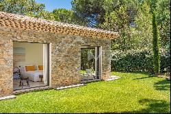 Saint-Tropez - Contemporary villa close to the beach