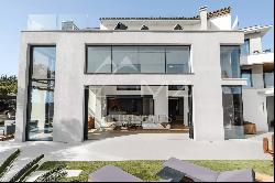 MOUGINS - 5 bedroom contemporary villa