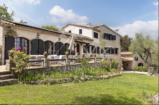 Valbonne - Close to the village - 5 bedrooms